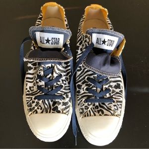 Converse All Star Canvas…”Lexy “… Low Top Lace Up